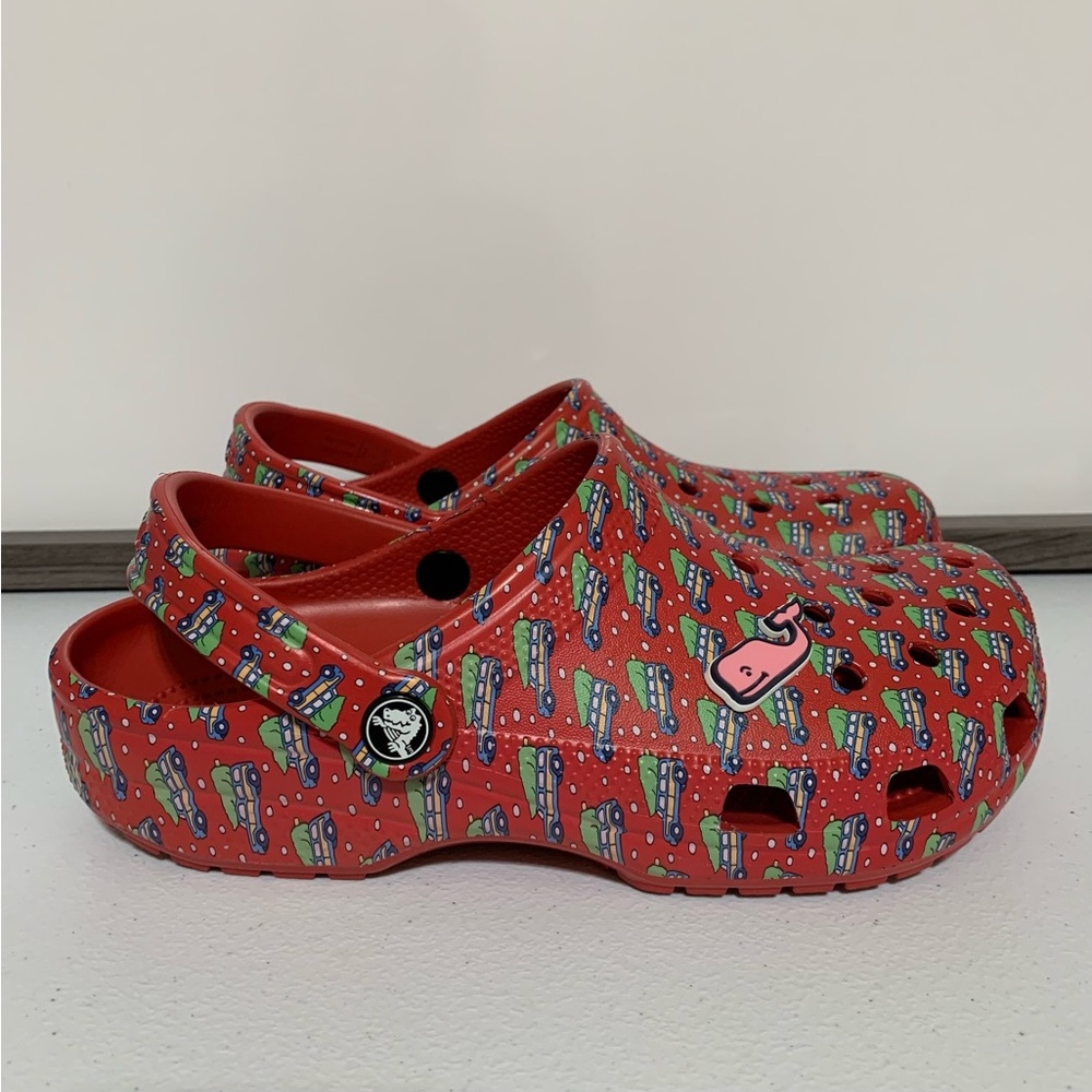 CROCS x Classic Vineyard Vines Holiday Clogs-Size 8 NWT